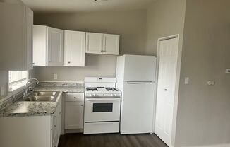 1 bed, 1 bath, 500 sqft, $895, Unit Maple Ridge - 520A