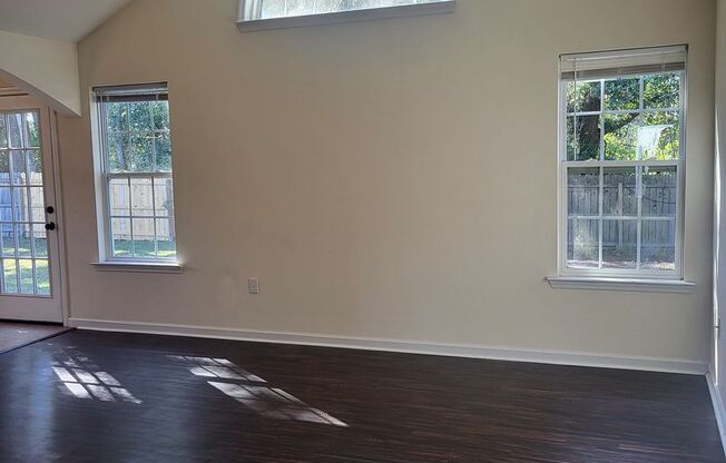 Beautiful 3/2 Near Moody Air Force Base