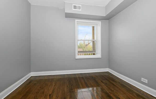 1215 - 1219 E 72nd St