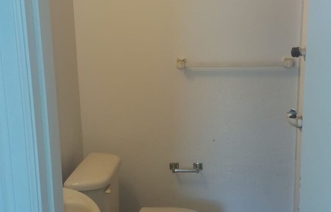 Studio, 1 bath, 150 sqft, $575, Unit 305