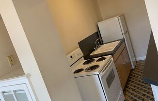 Studio, 1 bath, 600 sqft, $695, Unit 403