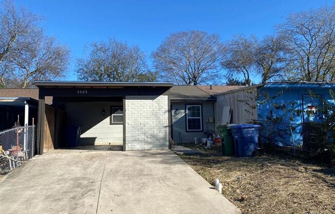 Cute 3/1 home with covered parking and large backyard