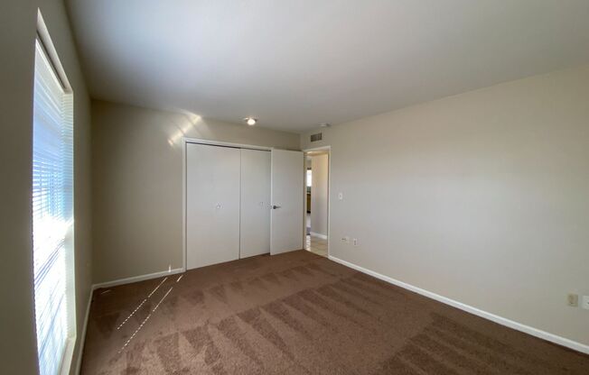 2 beds, 1 bath, $1,295