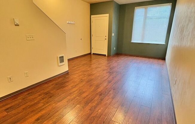 2 beds, 2.5 baths, 1,502 sqft, $1,995, Unit 13