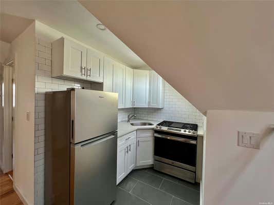 1 bed, 1 bath, $2,200