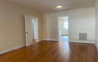 2 beds, 1 bath, 1,095 sqft, $1,045, Unit 1915WKA