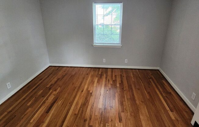 2 beds, 1 bath, 897 sqft, $2,305, Unit G-17