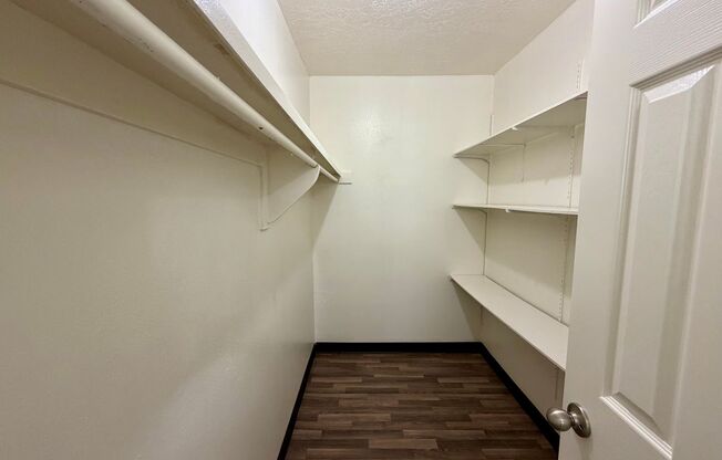 1 bed, 1 bath, 700 sqft, $965, Unit Unit 103