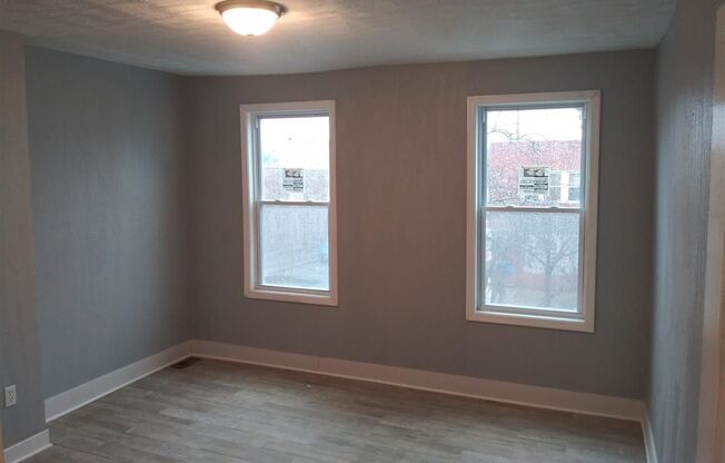 2 beds, 1 bath, $1,200