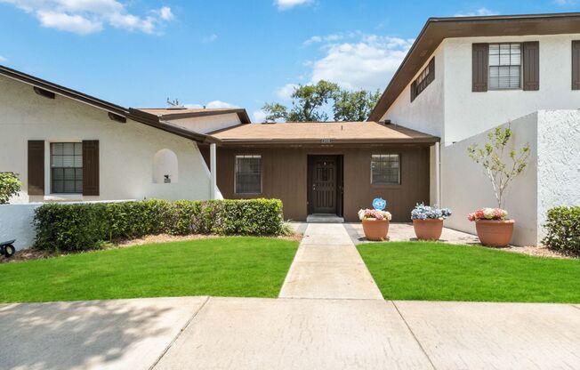Beautiful Modern 2/1 Townhome in St. Cloud's Pine Lake Villas