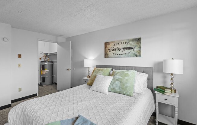 2 beds, 1 bath, 830 sqft, $1,398, Unit E-204