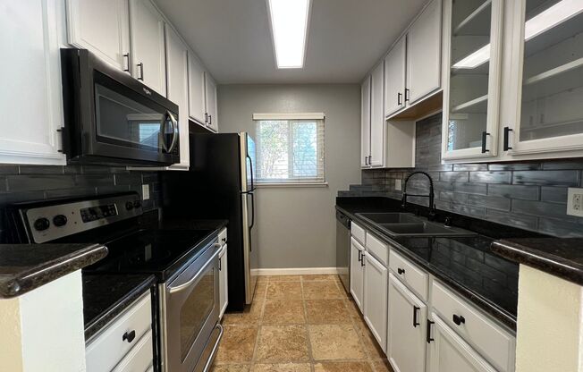 1 bed, 1 bath, $2,400