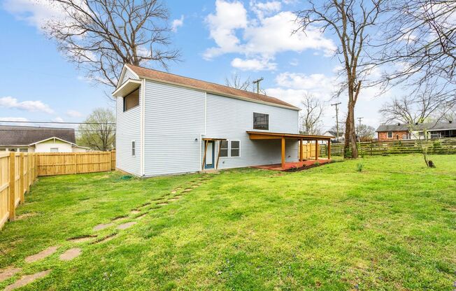 City Barndominium in the heart of East Nashville with HUGE Fully-Fenced Backyard!