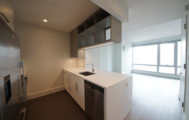 Studio, 1 bath, $4,995, Unit 39M