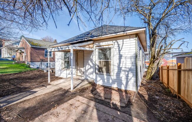 Charming Cottage Retreat - Near WSU & SEL