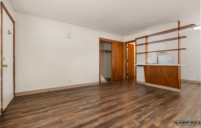 Studio, 1 bath, 375 sqft, $745, Unit 12