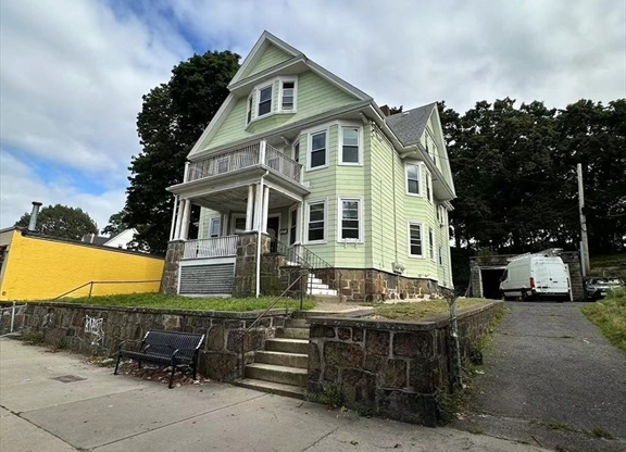 582 CAMBRIDGE ST