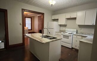 2 beds, 1.5 baths, $1,300, Unit 894