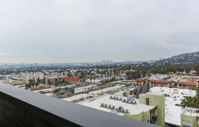 1 bed, 1.5 baths, 1,009 sqft, $3,990, Unit 1112