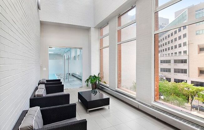 524 E 72 ST
