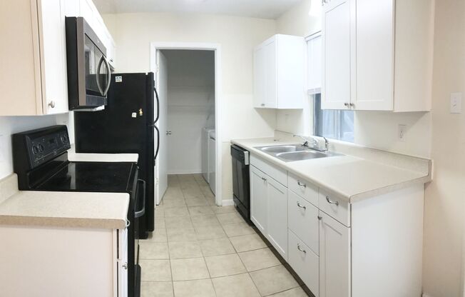 2 beds, 1 bath, 950 sqft, $975, Unit Unit A