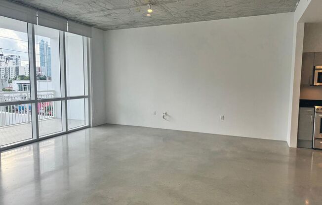 Studio, 1 bath, 737 sqft, $2,550, Unit Unit 302