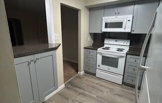 1 bed, 1 bath, $1,325, Unit B15