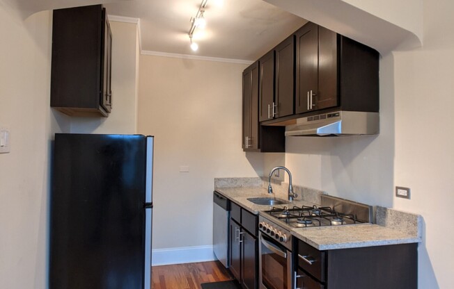 4737 N Hermitage Ave