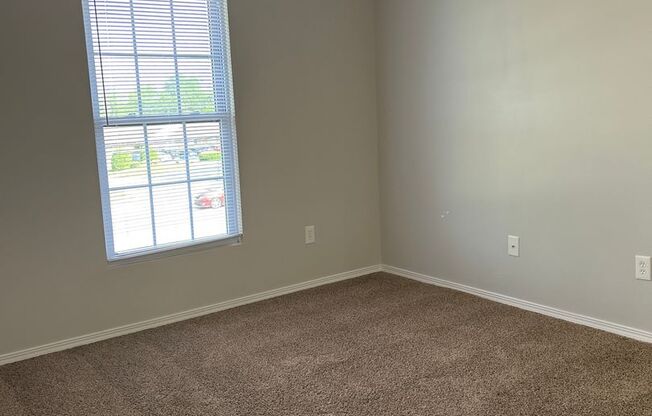 2 beds, 2 baths, 1,001 sqft, $1,015, Unit 4266 Apt 9
