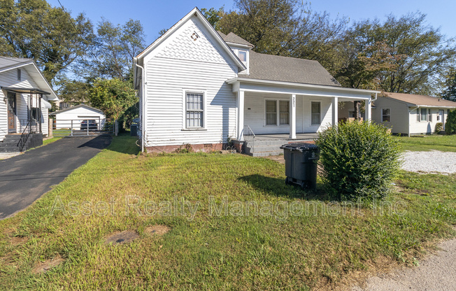 221 Hawthorne Ave - 1