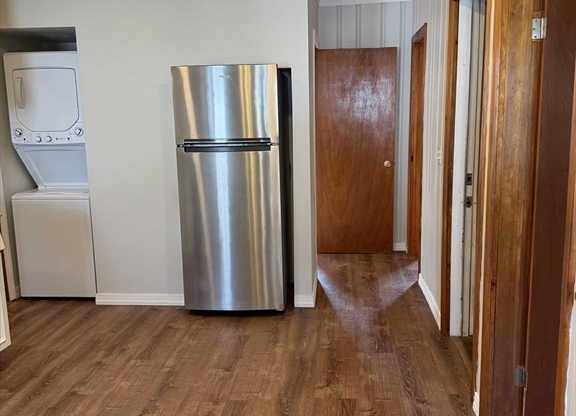 3 beds, 1 bath, $2,275, Unit 1