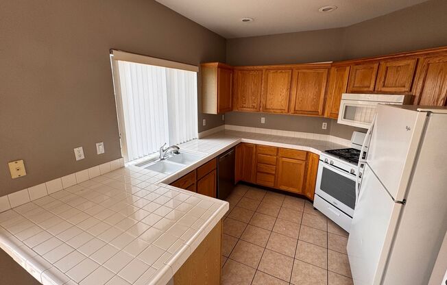 Charming Single-Story 3-Bedroom Home Near 215 & Henderson