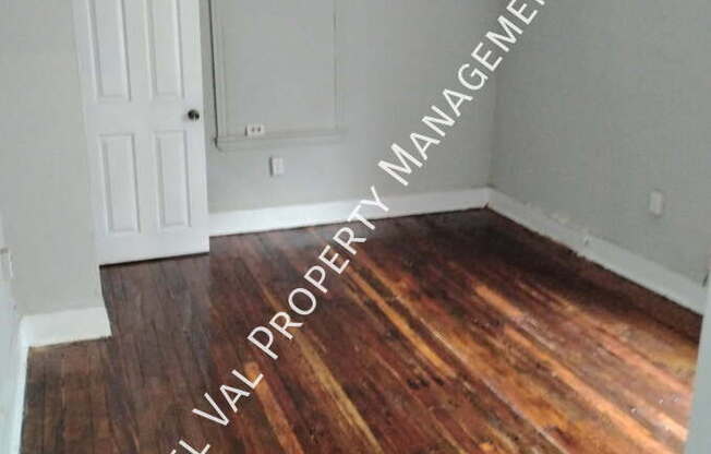 1323 N 49 ST
