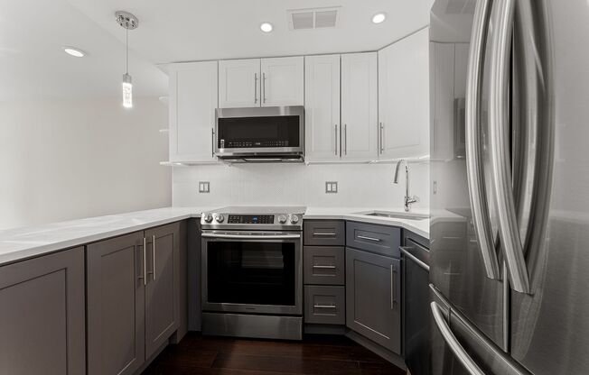 1 bed, 1.5 baths, 662 sqft, $2,495, Unit 14J
