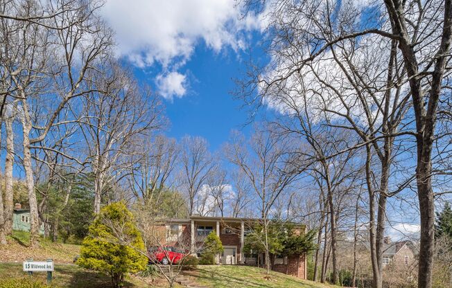 2 beds, 1 bath, $1,595, Unit Apt #3