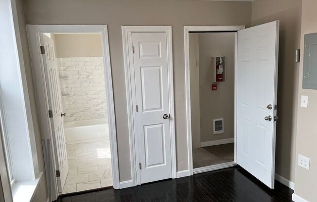 Studio, 1 bath, 200 sqft, $1,100