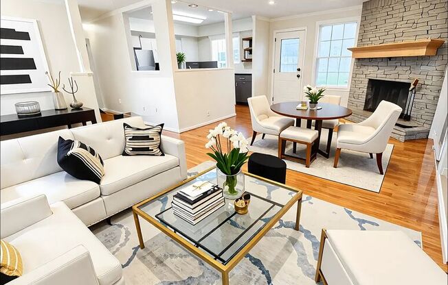 Stunning 3-Bedroom Home in an Amazing Franklin Neighborhood!