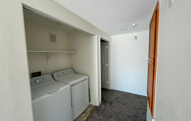 3 beds, 2 baths, $1,800, Unit # 2522