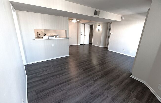 2 beds, 2 baths, 935 sqft, $2,098, Unit 301