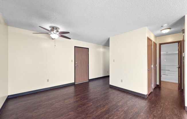 1 bed, 1 bath, 640 sqft, $1,036, Unit VC-235