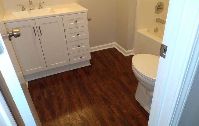3 beds, 1.5 baths, $1,450, Unit UNIT # 107