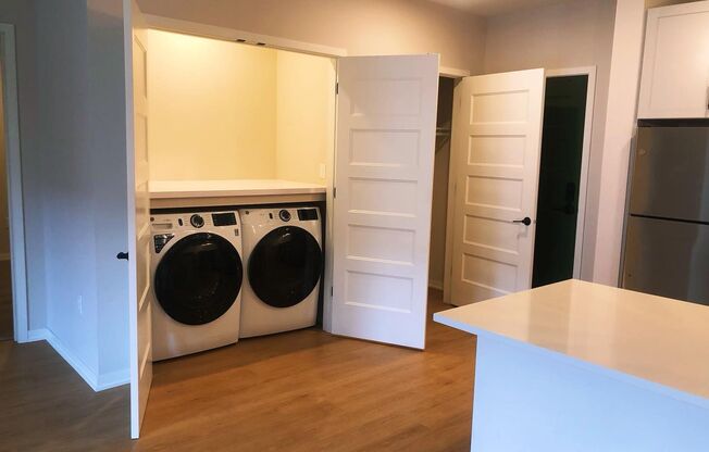 1 bed, 1 bath, 1,013 sqft, $2,989, Unit 102