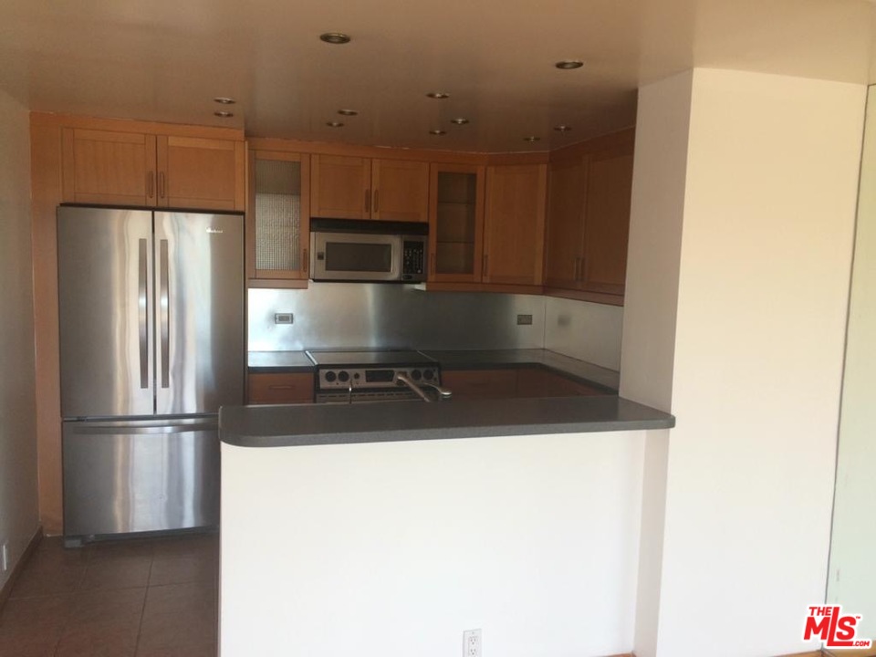 2 beds, 2 baths, 1,088 sqft, $4,350, Unit 1010