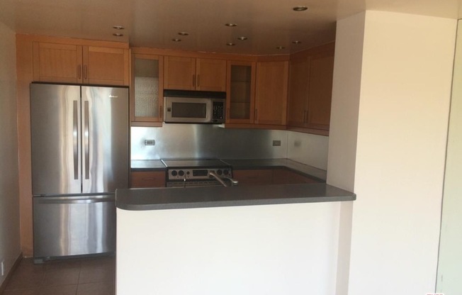 2 beds, 2 baths, 1,088 sqft, $4,350, Unit 1010