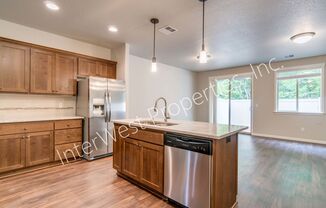 3 beds, 2.5 baths, 1,653 sqft, $2,395