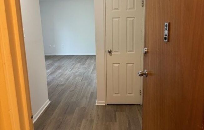 1 bed, 1 bath, 715 sqft, $1,600, Unit 00 - K- 2