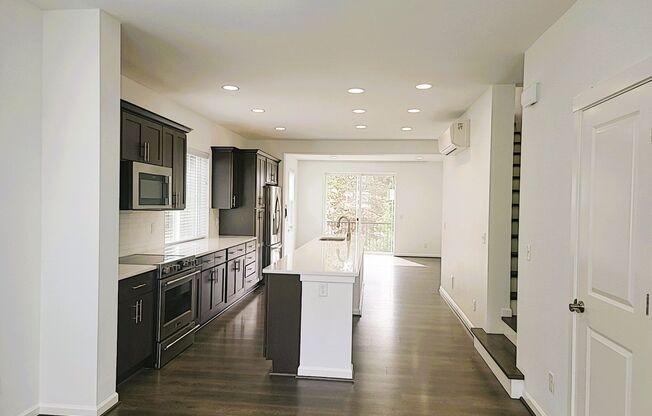 Gorgeous 2 -Bedroom, 2-Bath Townhome