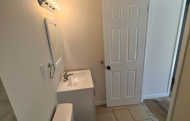 2 beds, 1 bath, $1,525, Unit A-4