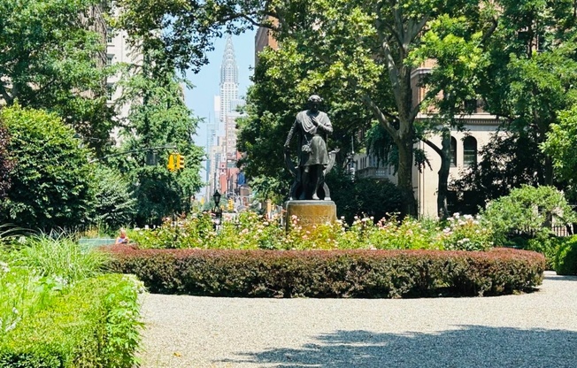 13 GRAMERCY PARK S