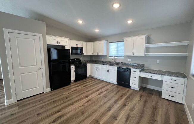 2 bed - 1 bath - updated throughout!